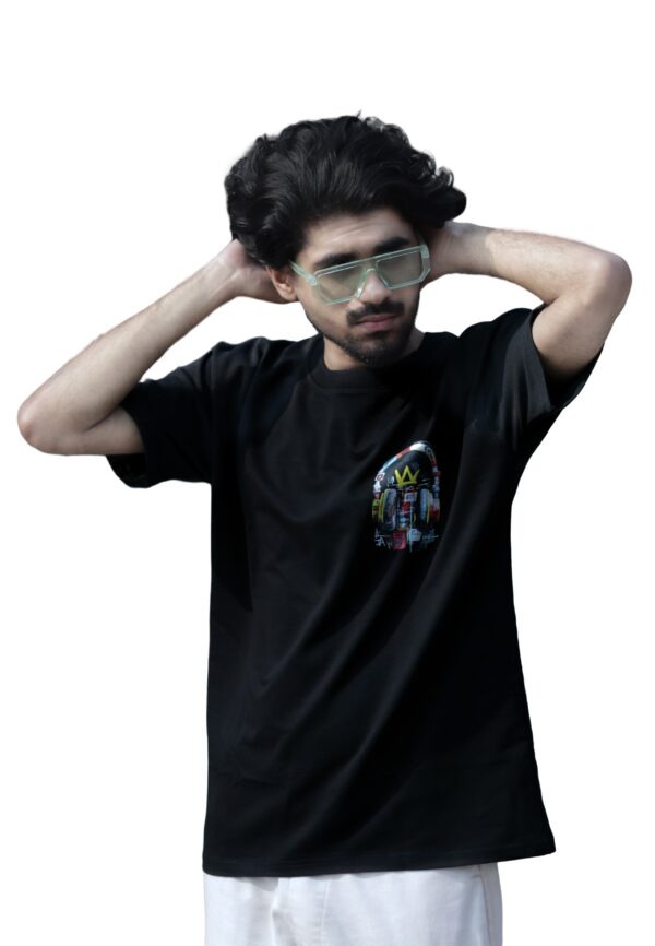 Men’s Streetwear Graphic T-Shirt – Graffiti Headphone Crown Print | Oversized Casual Cotton Tee | Black & White